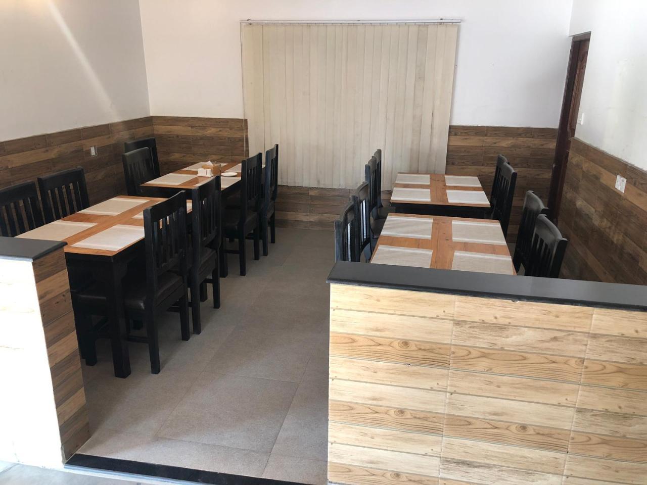 Hotel Guru Покхара Экстерьер фото