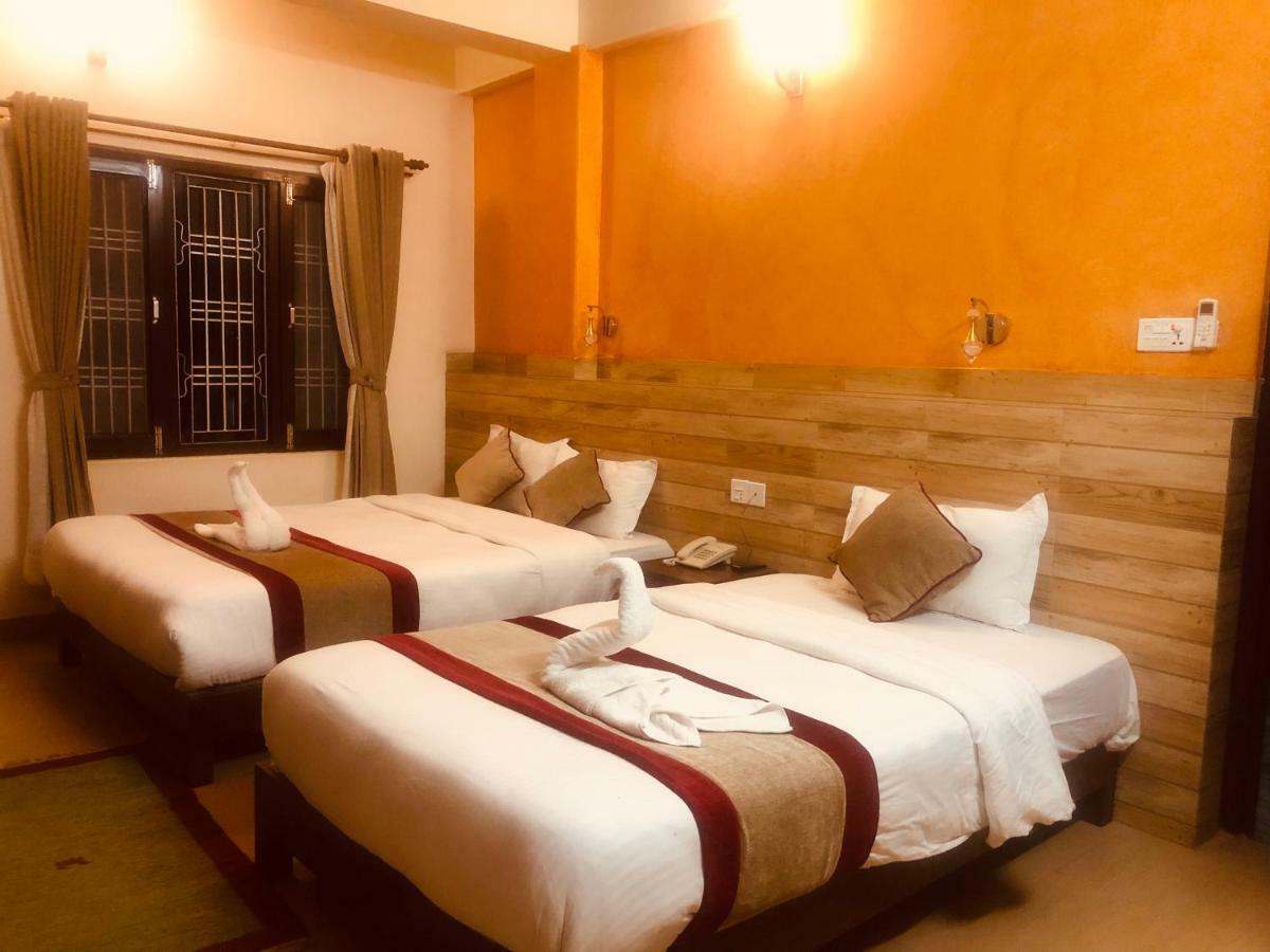 Hotel Guru Покхара Экстерьер фото